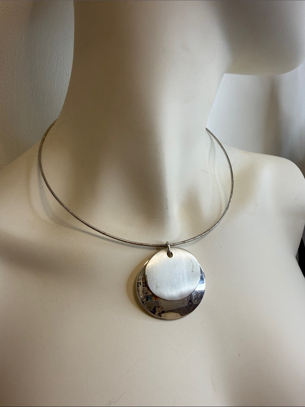 Vintage Monet Silvertone Modernist Collar Choker Necklace w/ Round Disc Pendant